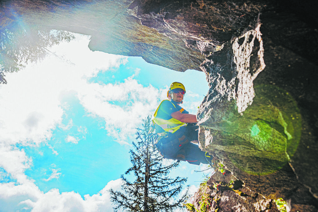 Harter Job im Fels