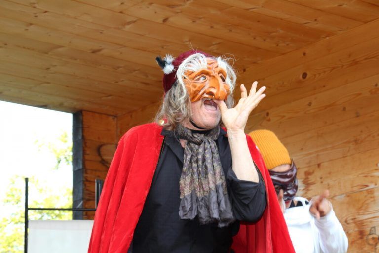 ... dennoch zogen die Schauspieler Parallelen zwischen damals und der Corona-Zeit.