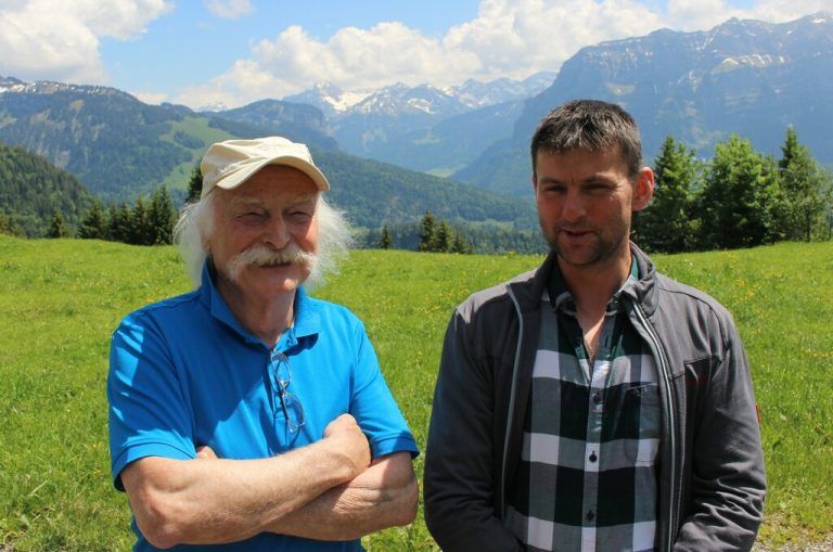 Gebhard Brenner (l.) und Senn Michael Oberhauser informieren über das Vorsäß.