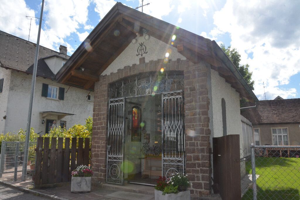 Eine Kapelle im eigenen Garten