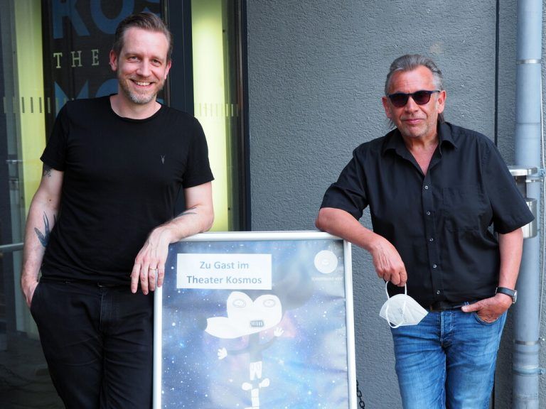 Regisseur Tomas Schweigen und Russ-Preis-Träger Hubert Dragaschnig vom Theater Kosmos. SIE