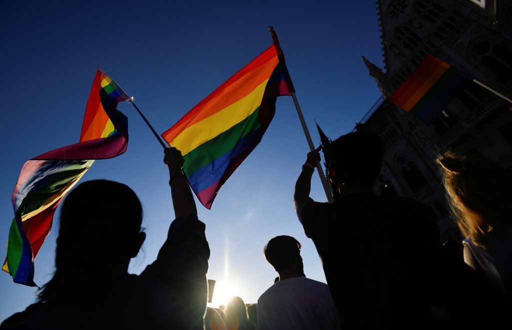 Ungarn: Bußgeld wegen Kinderbuchs über Regenbogen-Familie