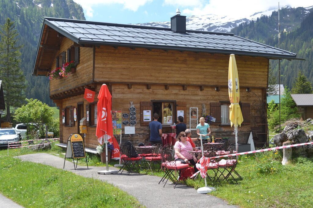 Nahversorger im  Nenzinger Himmel bleibt