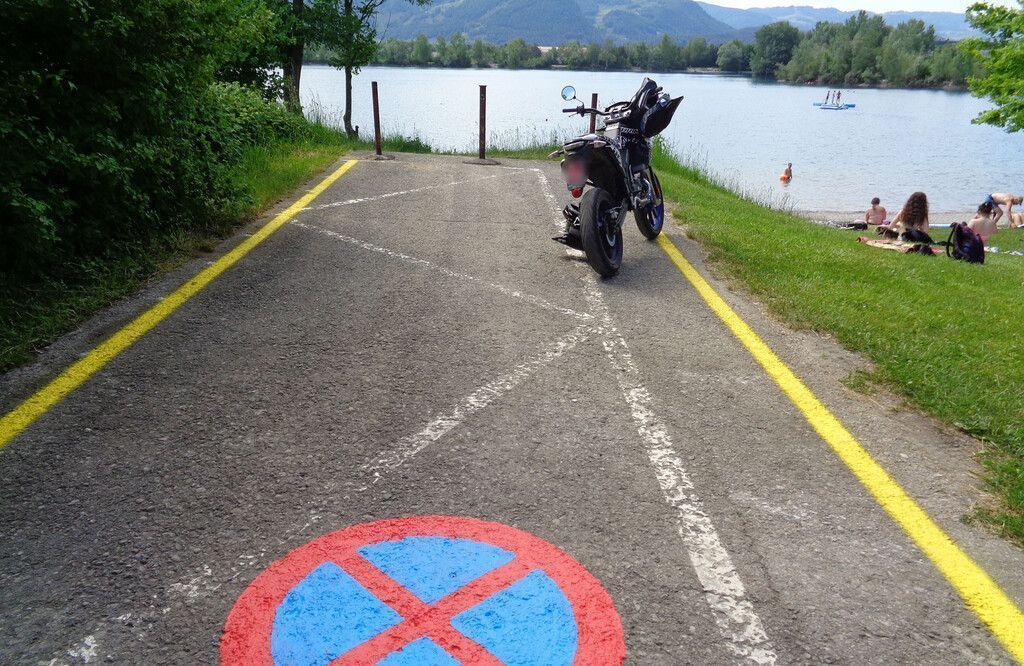 Blockierte Rettungszufahrten gefährden Badespaß