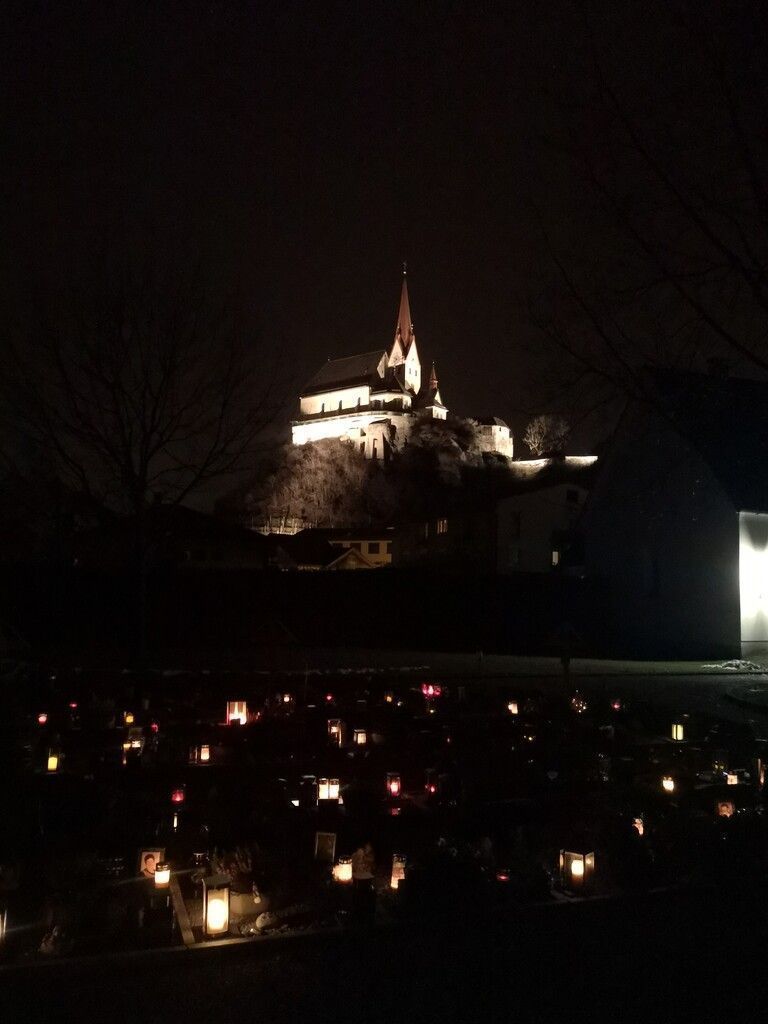 Basilika in Rankweil bei Nacht. JulianE Rzipa