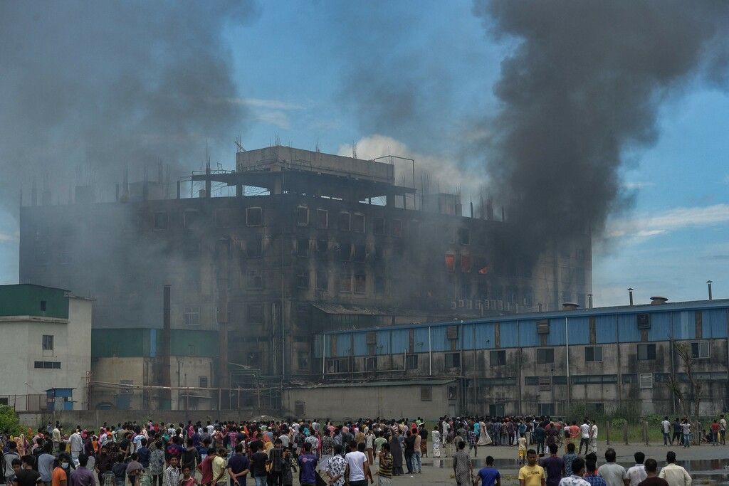 Mehr als 50 Todesopfer bei Brand in Fabrik in Bangladesch