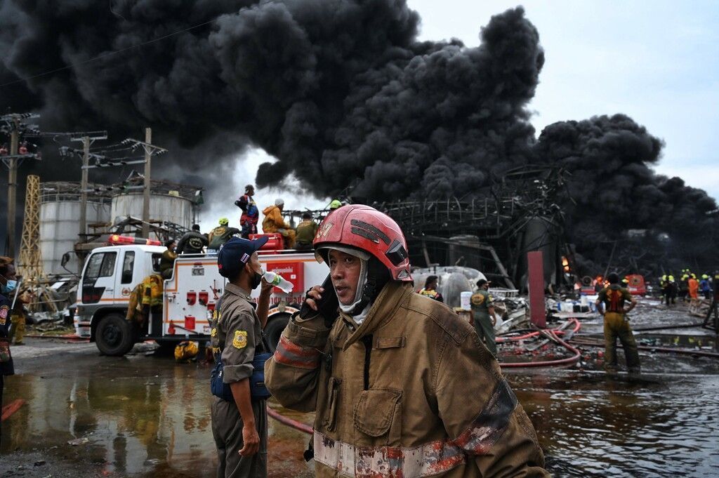 Gewaltige Explosion in Chemiefabrik erschüttert Bangkok