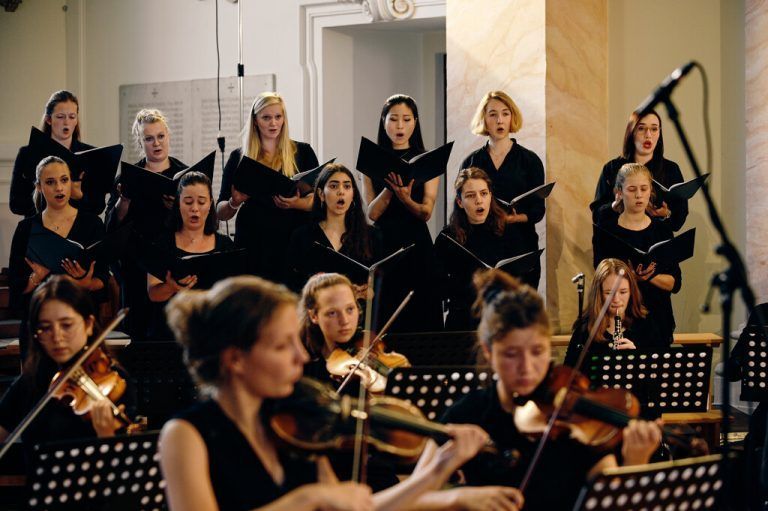 Die KBSinfonietta und der Chor des Landeskonservatoriums begeisterten. konservatorium/Victor marin