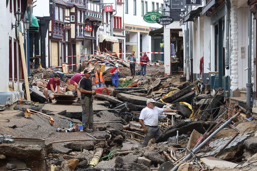 Verwüstete Hochwasser-Regionen