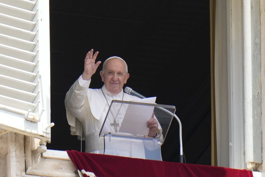 Papst Franziskus nach OP  noch länger im Krankenhaus