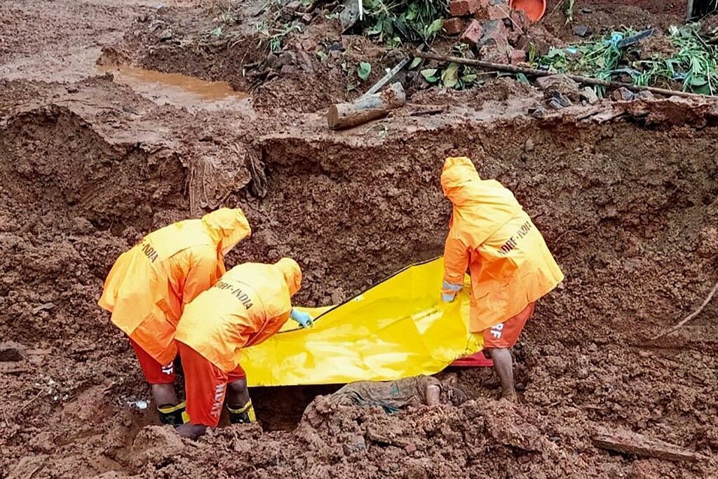 Monsunregen fordert Dutzende Tote