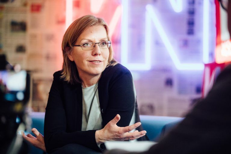 Ministerin Leonore Gewessler will Trendwende im Verkehr erreichen. VN/Sams