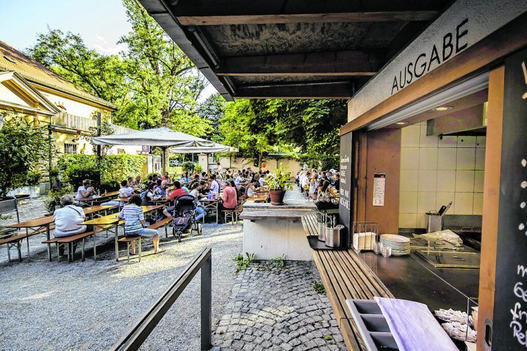 Zum Muffatwerk gehört auch ein gemütlicher Biergarten.Muffatwerk