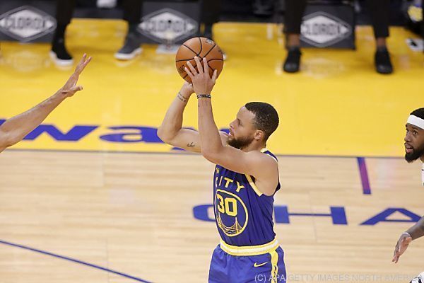 Curry unterschreibt laut ESPN bei Golden State Mega-Vertrag