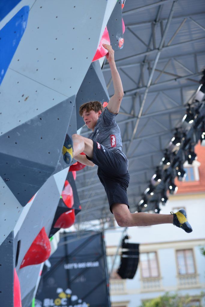 Lea Kempf klettert hoch hinaus