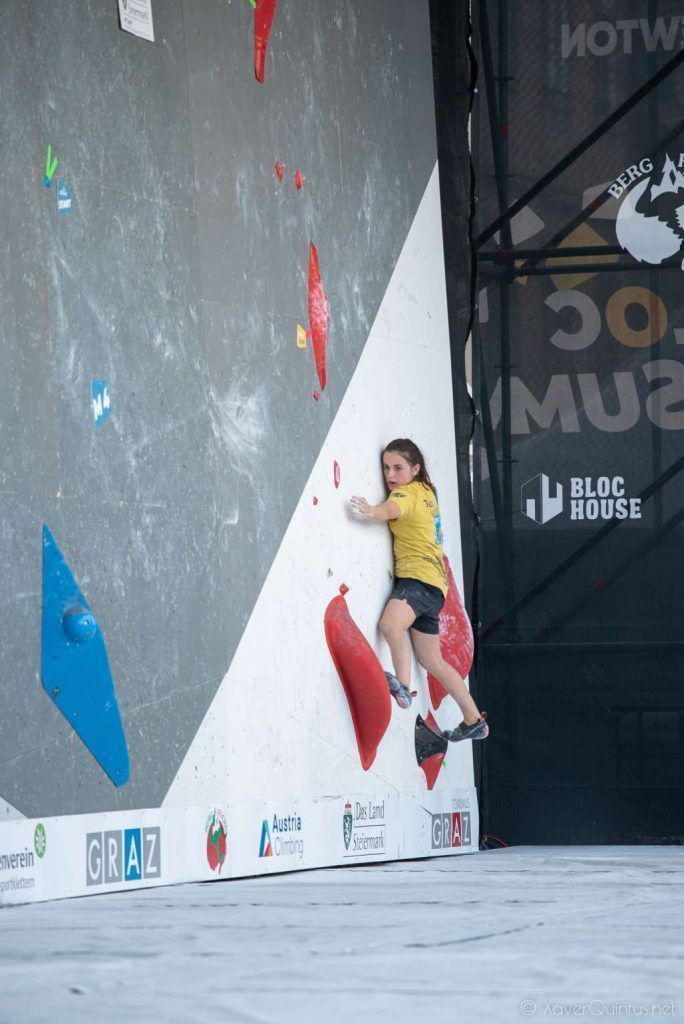 Lea Kempf klettert hoch hinaus