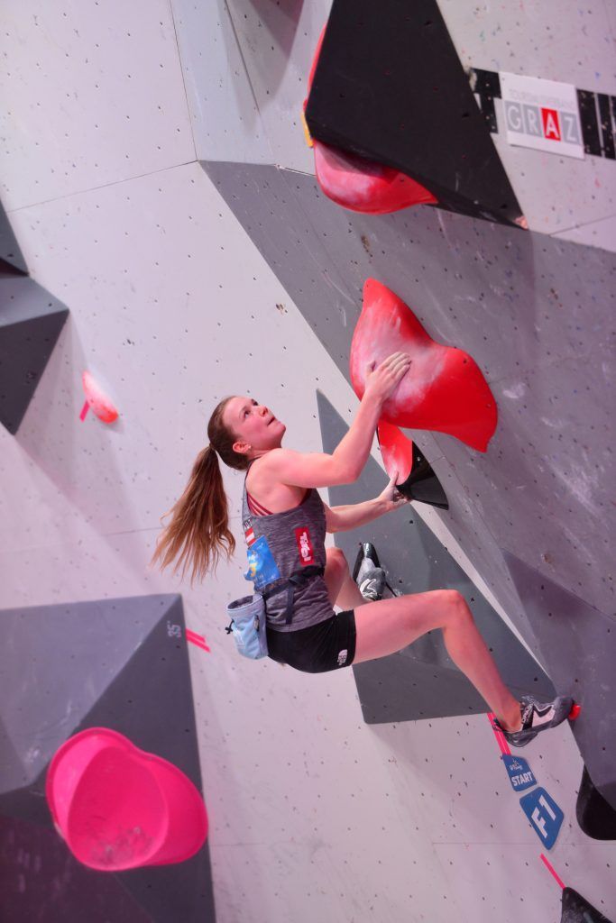 Lea Kempf klettert hoch hinaus