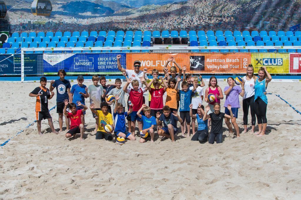 Pritschen und baggern wie damals, Beachvolleyballer hoffen auf viel Sonne