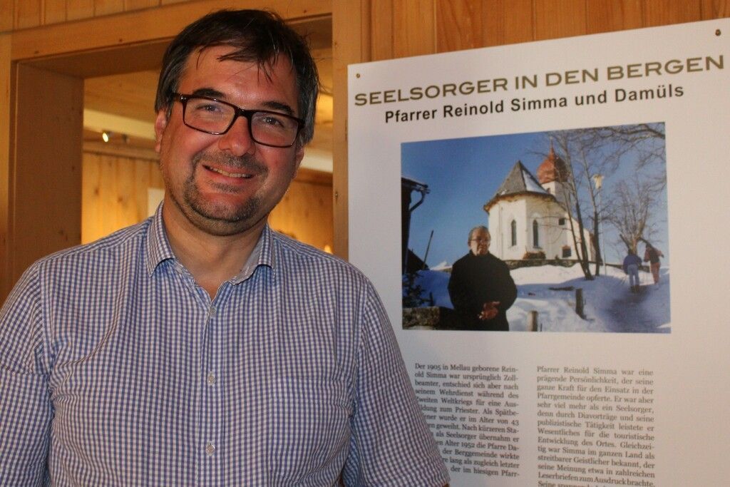 In der Kulisse Pfarrhof in Damüls wird der letzte Pfarrer gewürdigt