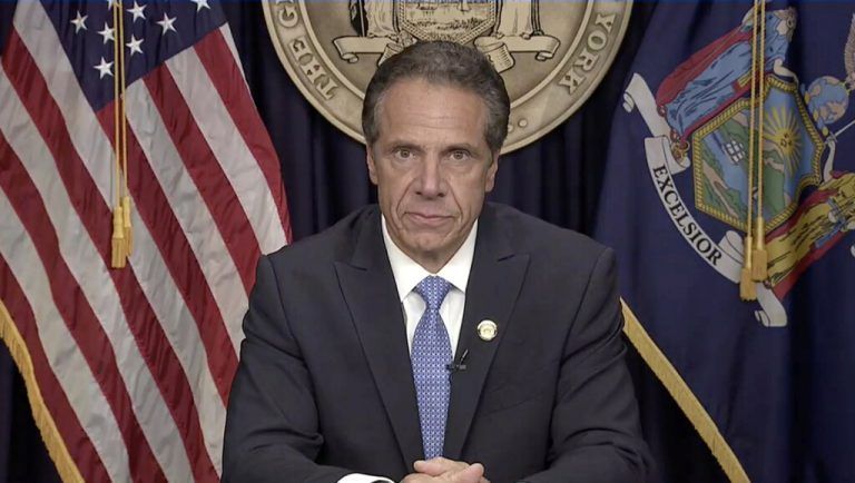 Cuomo beugt sich dem öffentlichen Druck und den schweren Vorwürfen. Reuters