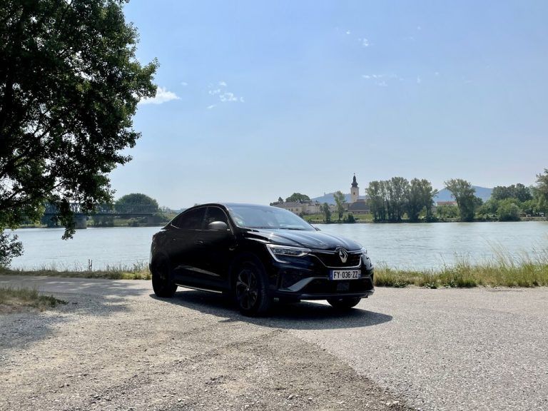 Das SUV-Coupé Renault Arkana ist ein enger Technikverwandter des Clio und des Captur, ist aber sogar länger als der Kadjar. Dieselantrieb ist kein Thema.