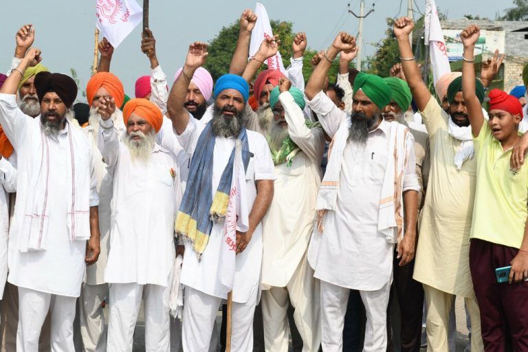 Die Agrarreform in Indien sorgt weiterhin für Proteste: Landwirte gingen auch am Sonntag in Amritsar auf die Straße. AFP