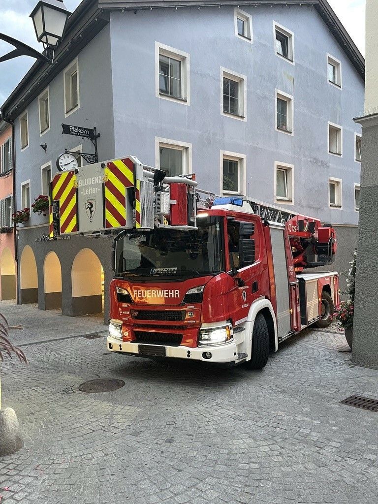 Neue Drehleiter im Test: Im Slalom durch die Innenstadt