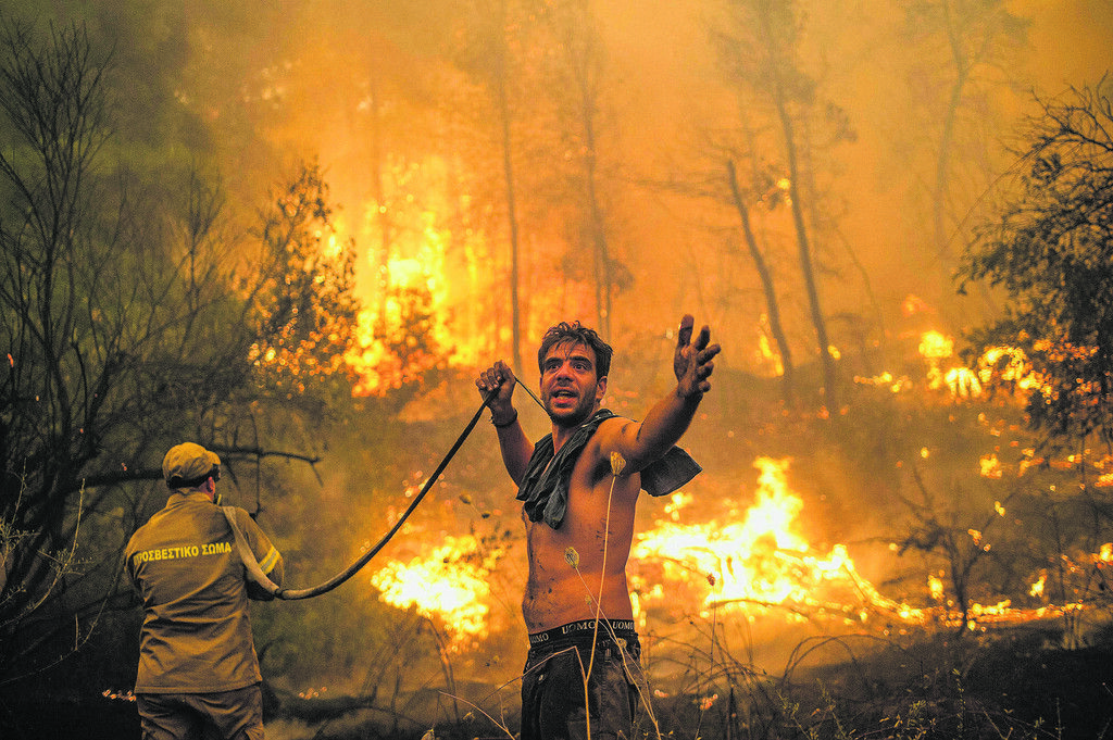 Verzweifelter Kampf gegen das Feuer