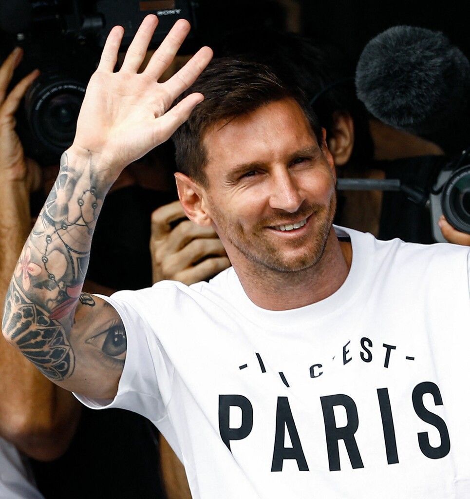 Zweijahresvertrag! Lionel Messi verzückt Fußball-Paris. »C1