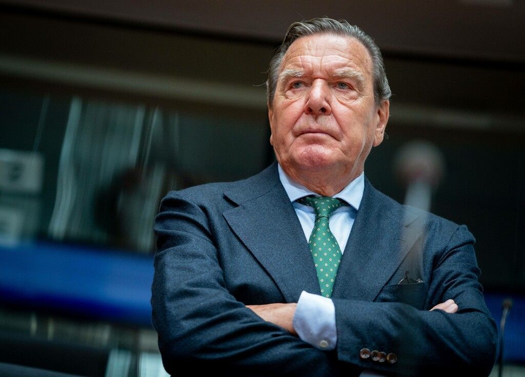 Currywurst ade: Gerhard Schröder rügt Kantinenpläne von VW