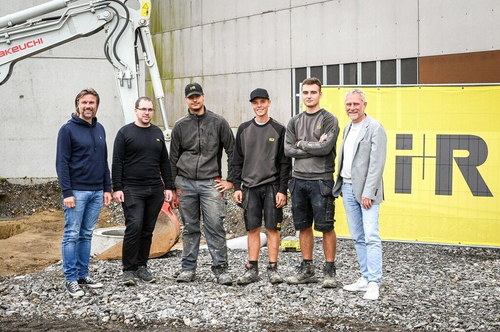 Lehrlinge bauen eigene Werkstatt