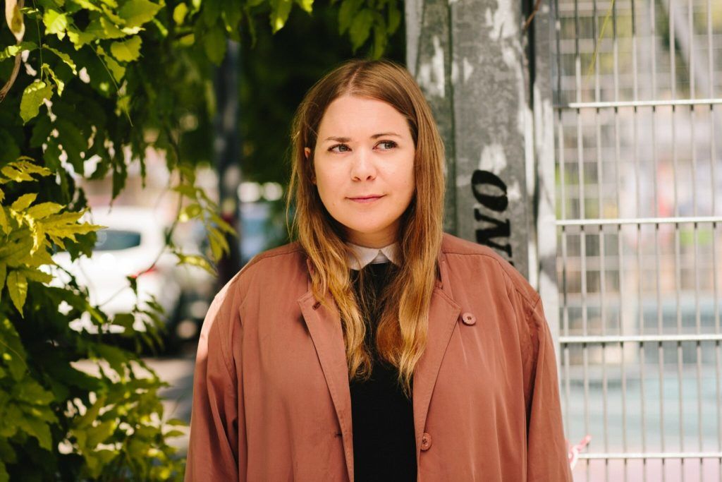 Stefanie Sargnagel erzählt über ihr Leben als Autorin. »D4