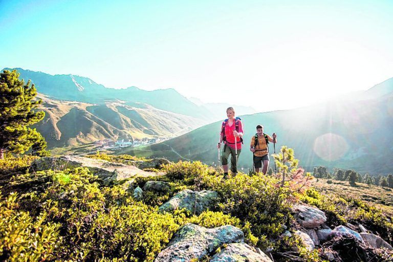 Bis Oktober führen Einheimische die Gäste zu schönen Plätzen.IBK Tourismus/Zangerl