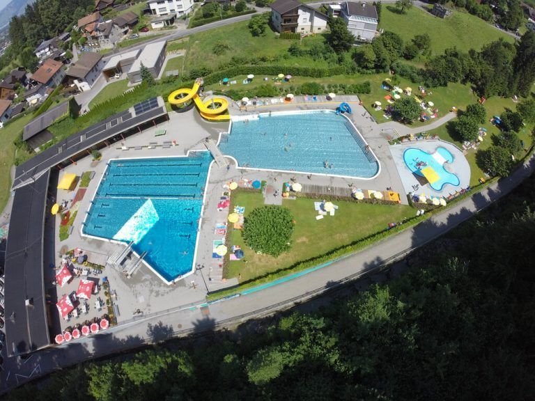 Der kalte Hochsommer sorgte für wenig Badelust. Ein Drittel weniger Badegäste verzeichnete das Freibad in der Riebe in Götzis. <span class="copyright">Mäser</span>
