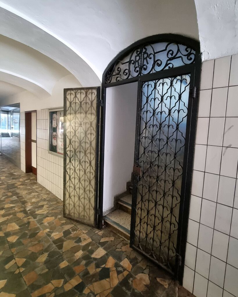 Zweijährige in Oberösterreich ­neben toter Mutter gefunden