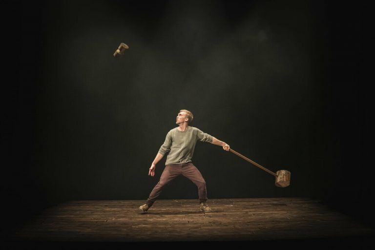 Eisele, Huneck & Zandl legen im nostalgischen Theaterzelt Freudenhaus ihre Hände an Holz.Veranstalter