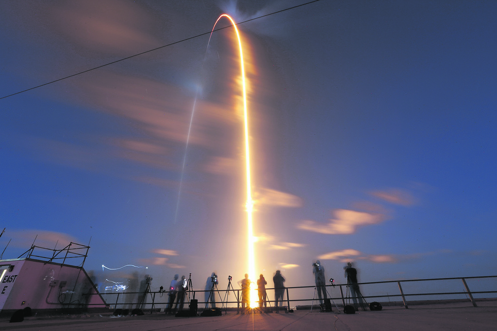 SpaceX bringt erstmals Touristen ins All