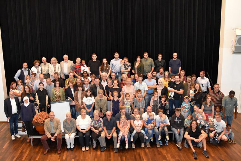 Die Neuzugezogenen beim Empfang im Vinomnasaal. <span class="copyright">Marktgemeinde</span>