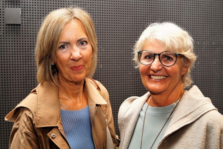 Literaturfans Eva Schwendinger und Margit Binder.