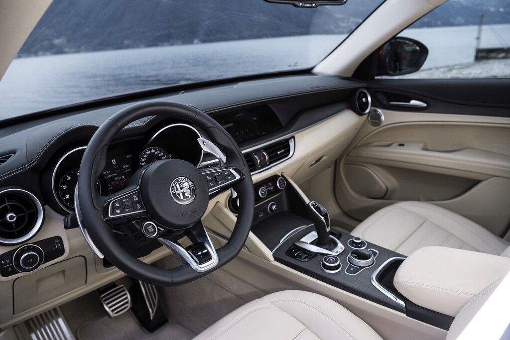 Eleganter und gewandter Bergfex aus Italien