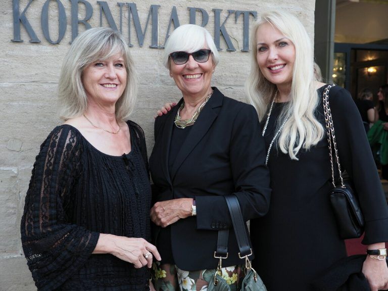 Weinexpertin Berta Keckeis (r.) mit Monika Ammann und Inge Fitz.