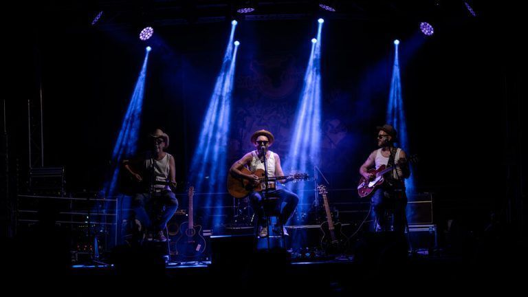 Zwei Tage lang rocken fünf Bands das Herrenriedstadion – mit einem besonderen Leckerbissen: Die „Cotton Pickers“ geben ihr einziges Konzert in diesem Jahr.Cotton Pickers