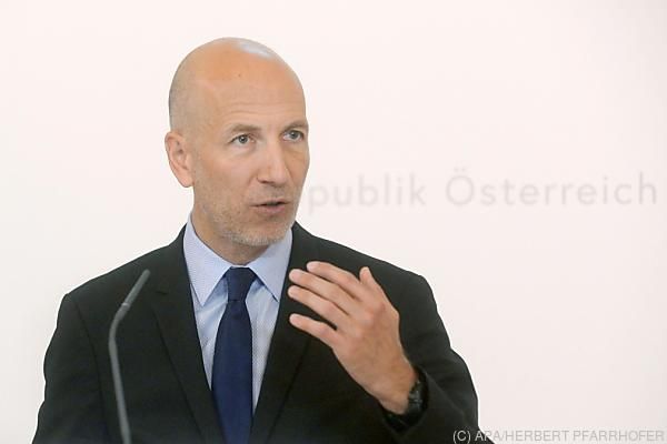 Minister Kocher: Breites Angebot für Langzeitarbeitslose