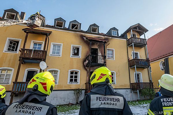 Drei Frauen und ein Baby starben bei Brand in Bayern