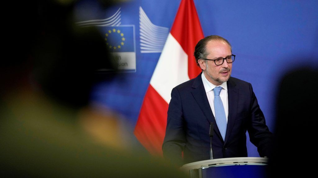 Schallenberg trifft Opposition