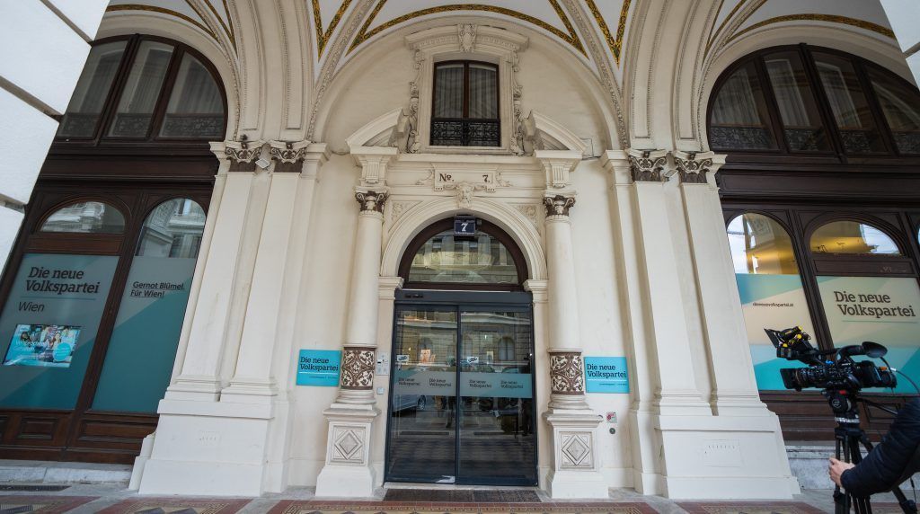 Hausdurchsuchungen in ÖVP-Zentrale und Kanzleramt