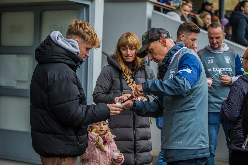 Große Emotionen und bewegende Momente beim Benefizspiel