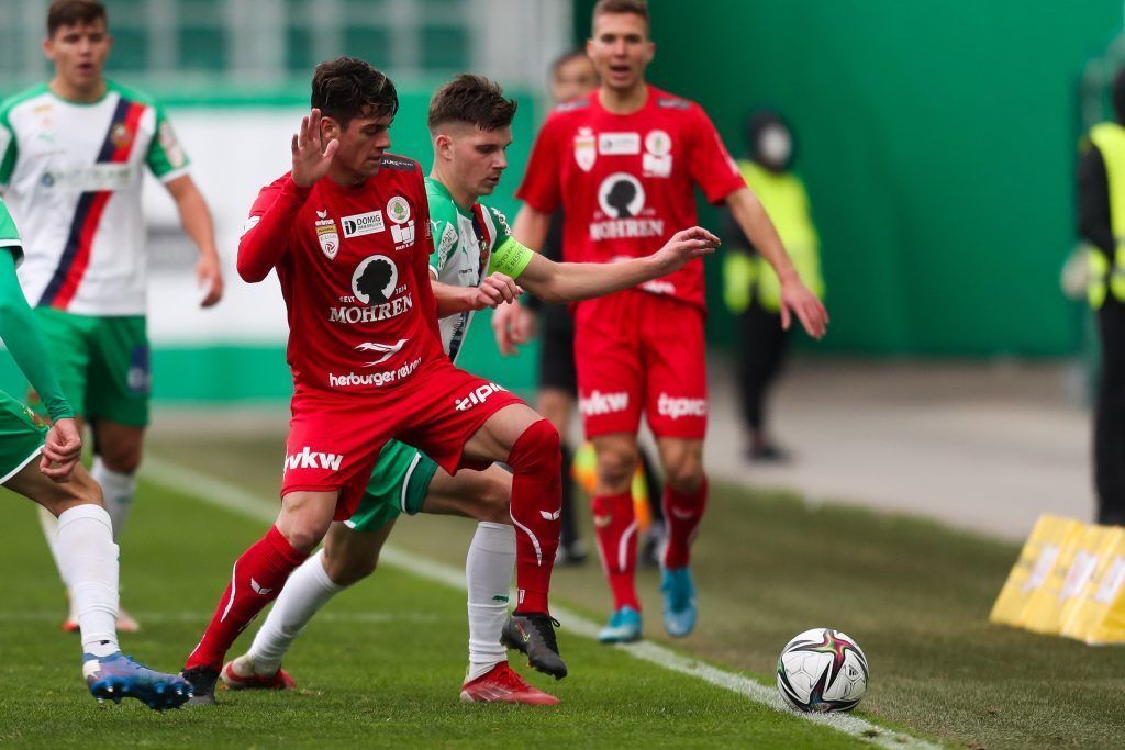 Rothosen holen Punkt bei Rapids Amateuren