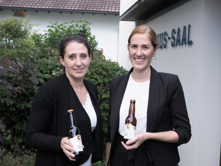 Nicole Neyer (Fohrenburger) mit Organisatorin Julia Beck.