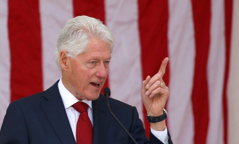 Bill Clinton soll sich bereits auf dem Weg der Besserung befinden.Reuters